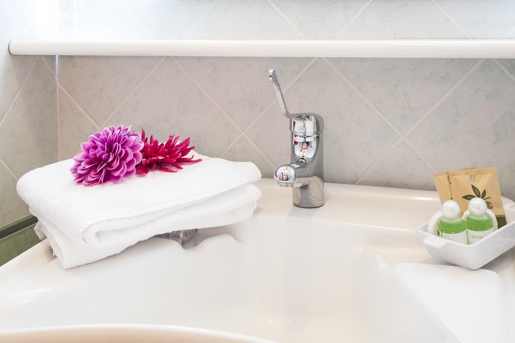 Costa Catterina B&B Castagnito Dış mekan fotoğraf