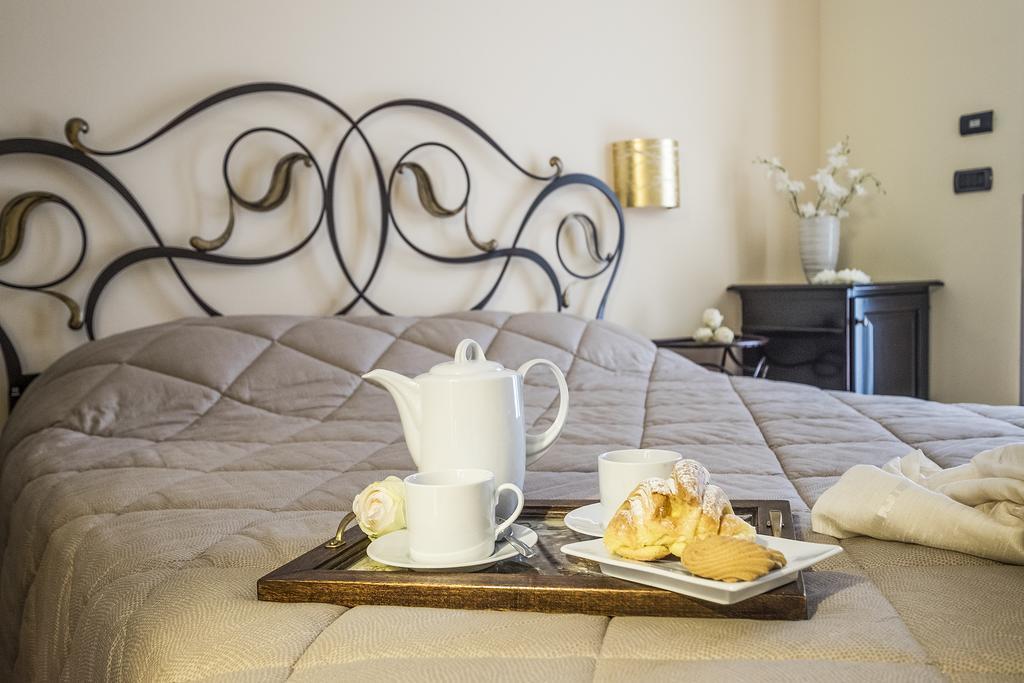 Costa Catterina B&B Castagnito Dış mekan fotoğraf