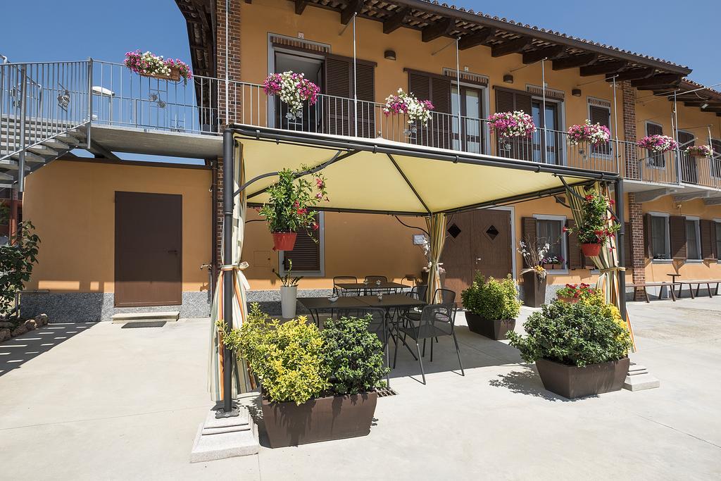 Costa Catterina B&B Castagnito Dış mekan fotoğraf